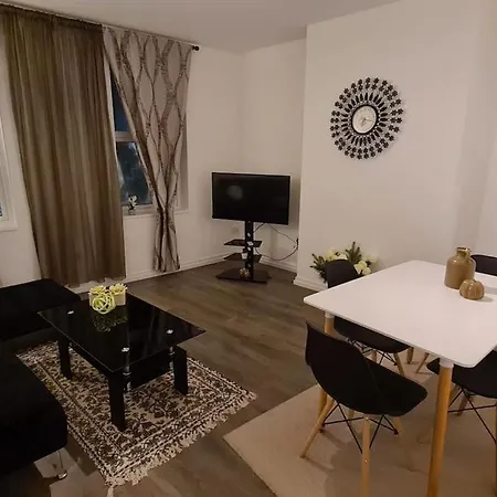 Luxury 1 Bedroom Flat In The Heart Of Wood Green Londres Extérieur photo
