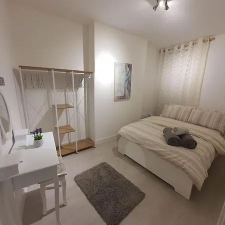 Luxury 1 Bedroom Flat In The Heart Of Wood Green Londres Extérieur photo